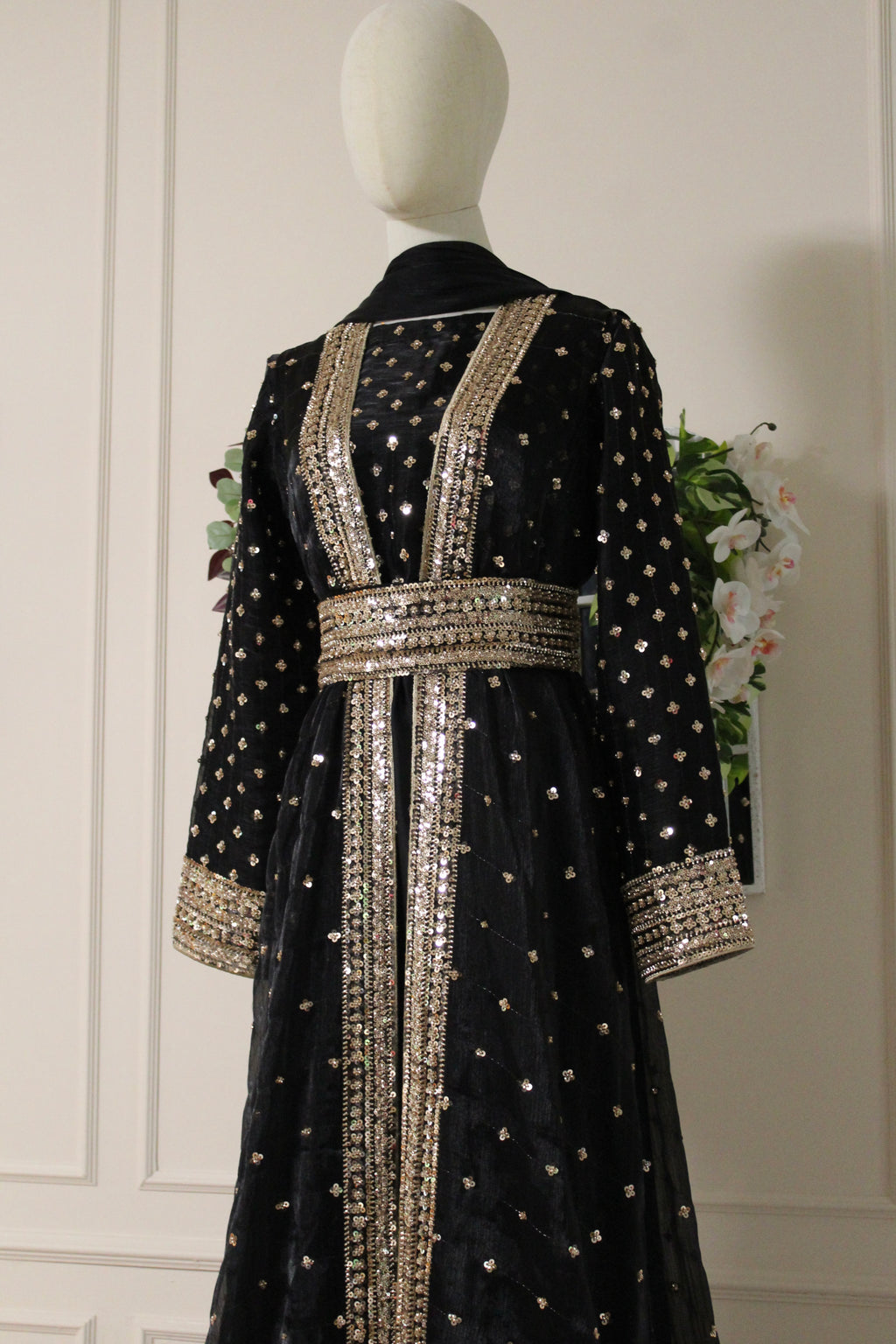 Black Onyx Luxury Abaya Set – Pearl Embroidered Sheesha Silk Kaftan | La Parure
