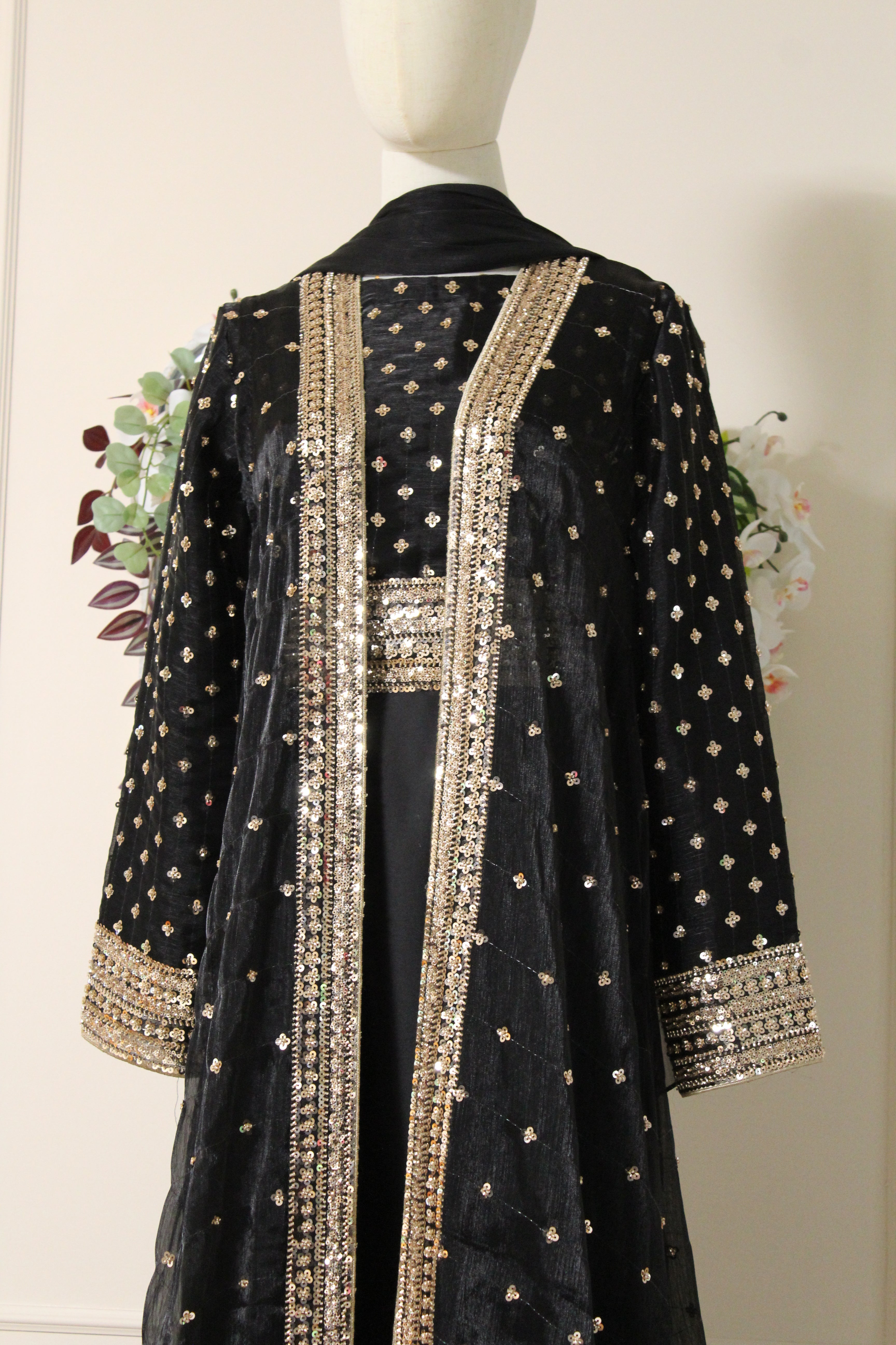 Black Onyx Luxury Abaya Set – Pearl Embroidered Sheesha Silk Kaftan | La Parure