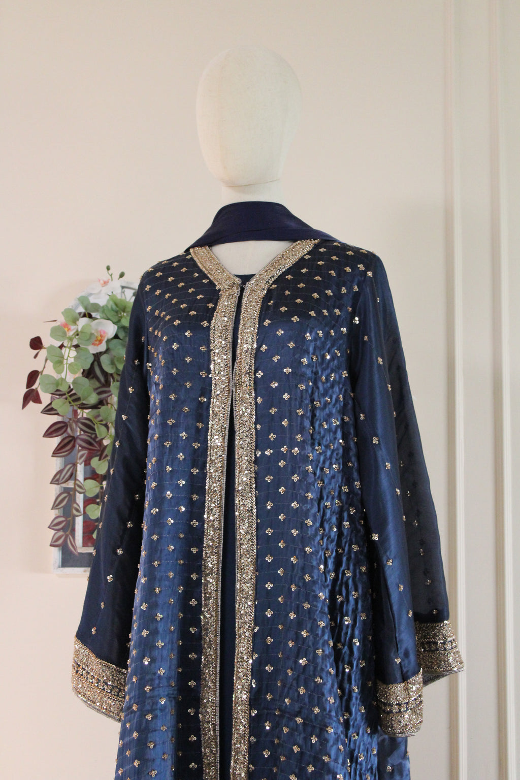 Navy Sapphire Abaya Set – Pearl Embroidered Silk Abaya with Belt | La Parure