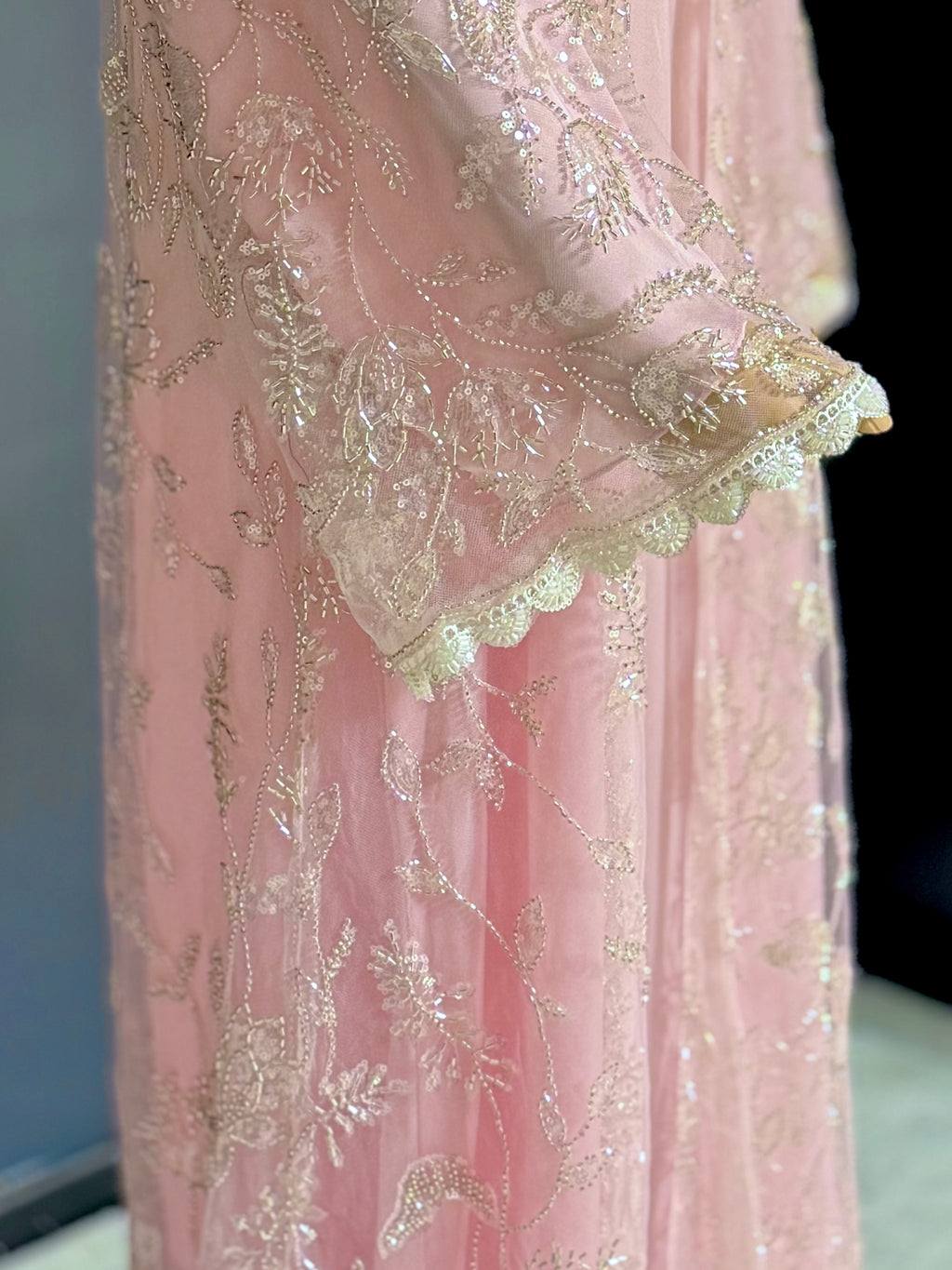 Éclat Royal - Soft Pink Abaya